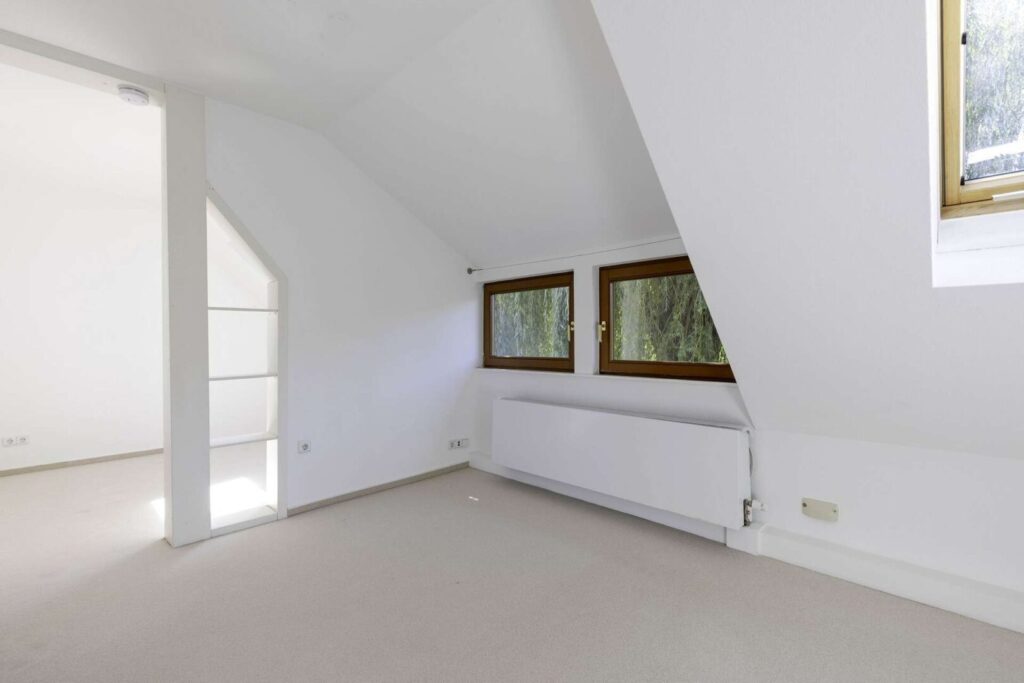 Schlafzimmer / Büro DG