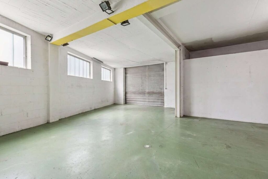 Halle EG