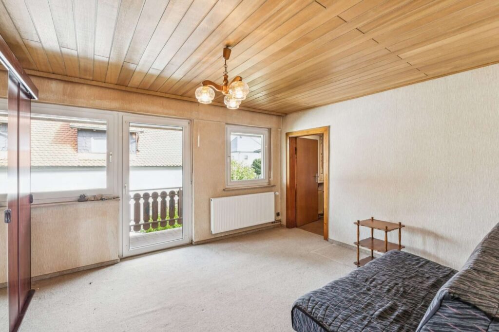 Zimmer mit Balkon